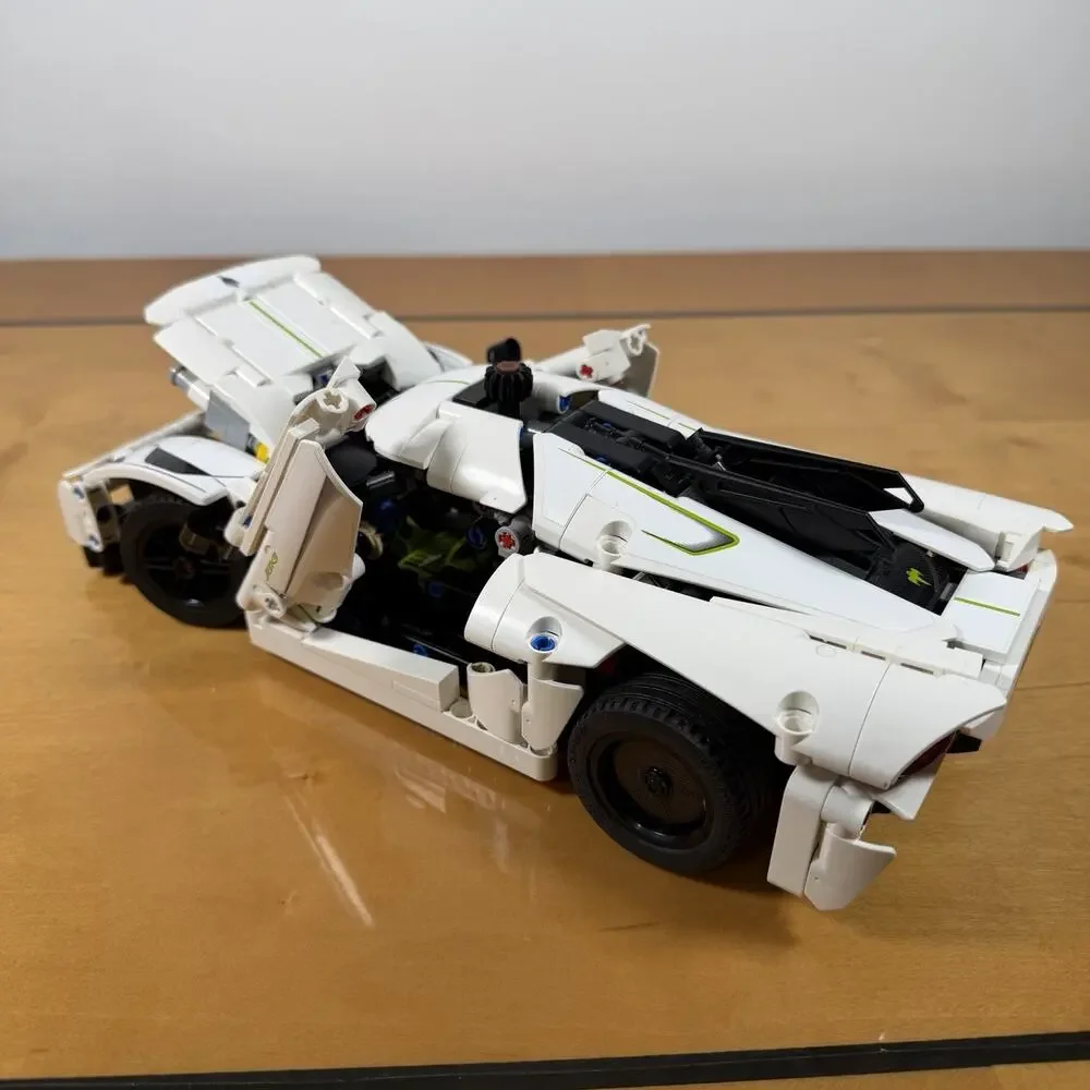 Rare LEGO Technic Koenigsegg Jesko Absolut White Hypercar 42184 Rare!